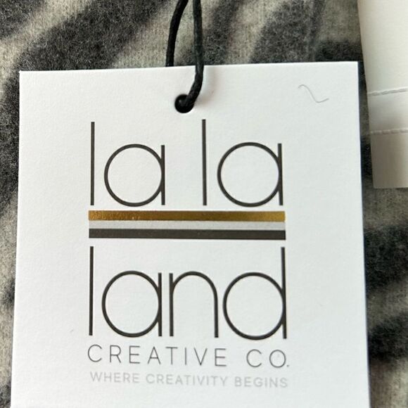 LA LA LAND CREATIVE CO Nordstrom Gray Zebra Print Hoodie Cropped Size Small NEW - Picture 3 of 8